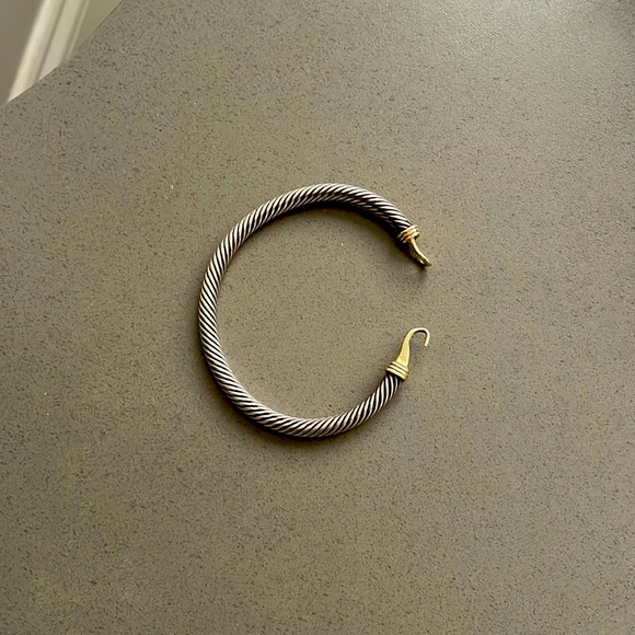 David Yurman Jewelry - David Yurman hooked bracelet in great condition